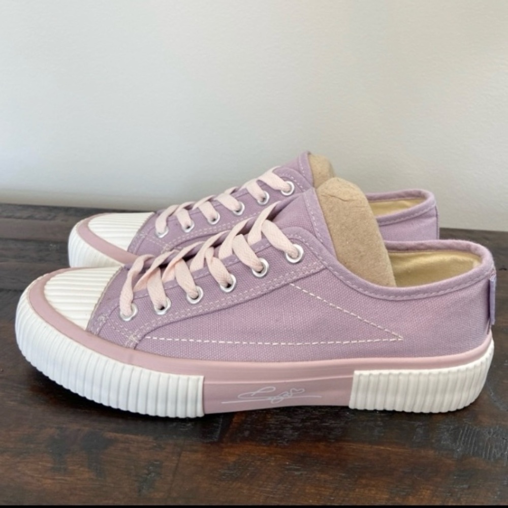 Women's Purple Signature Print Lace Up Canvas Sneaker Size EU 38/US 6